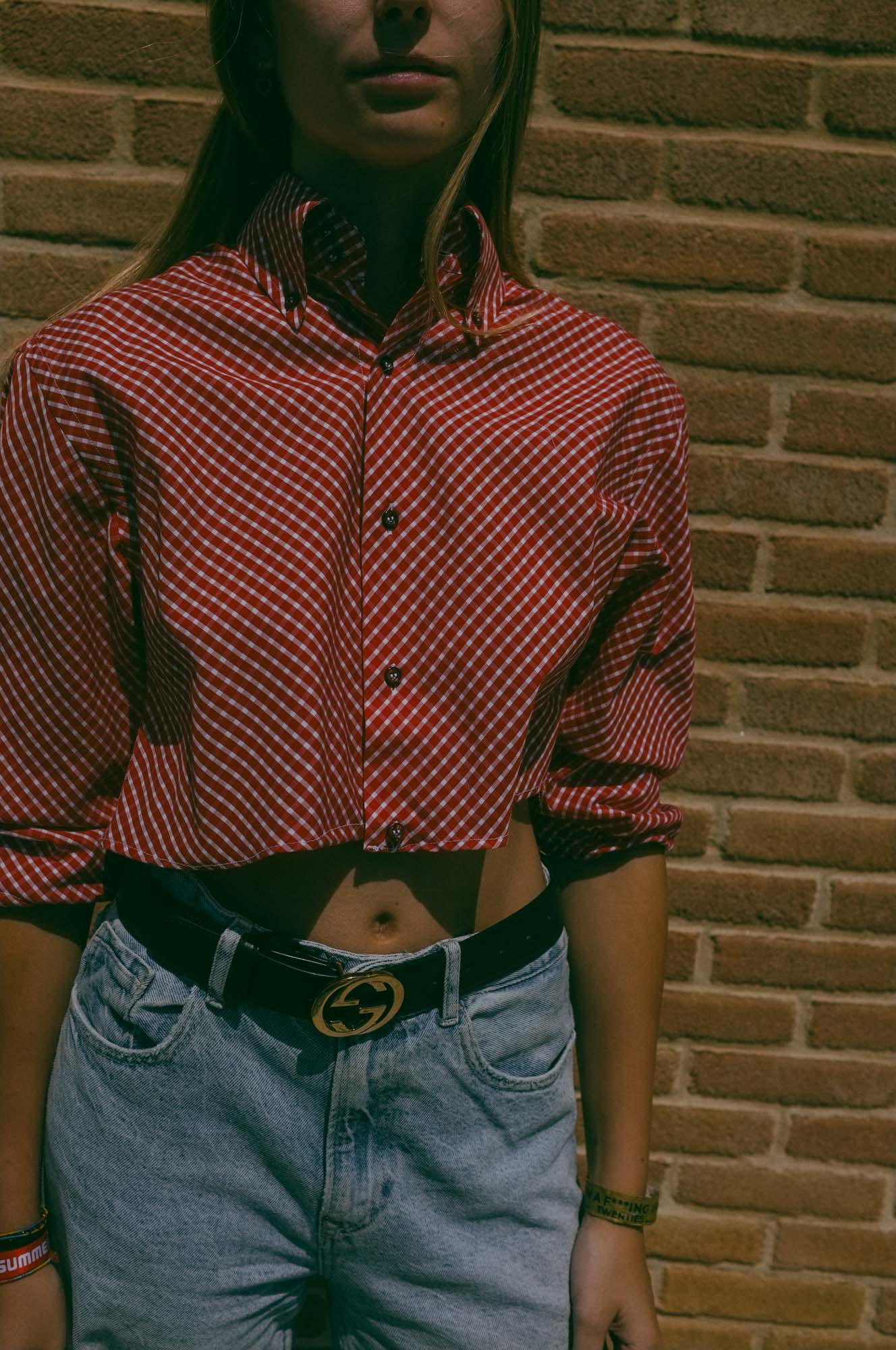 Upcycling-Camicia Rossa con nodo dietro