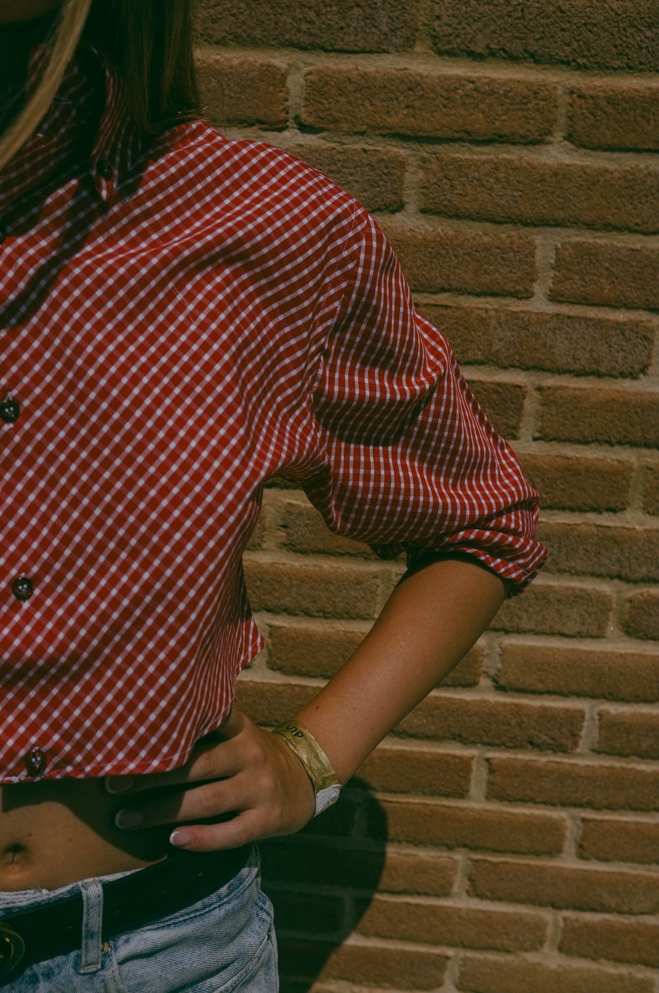 Upcycling-Camicia Rossa con nodo dietro