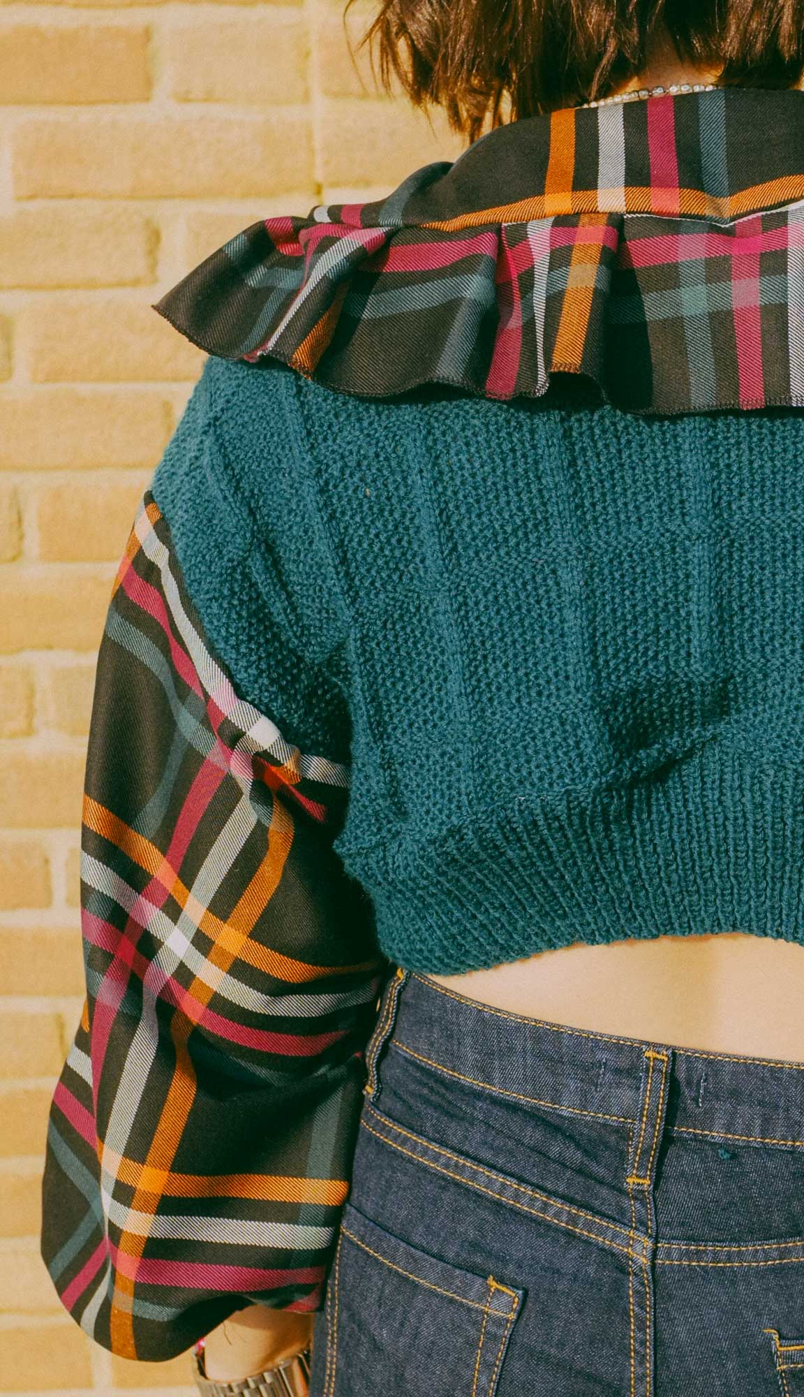 Upcycling- Maglione verde con colletto applicato