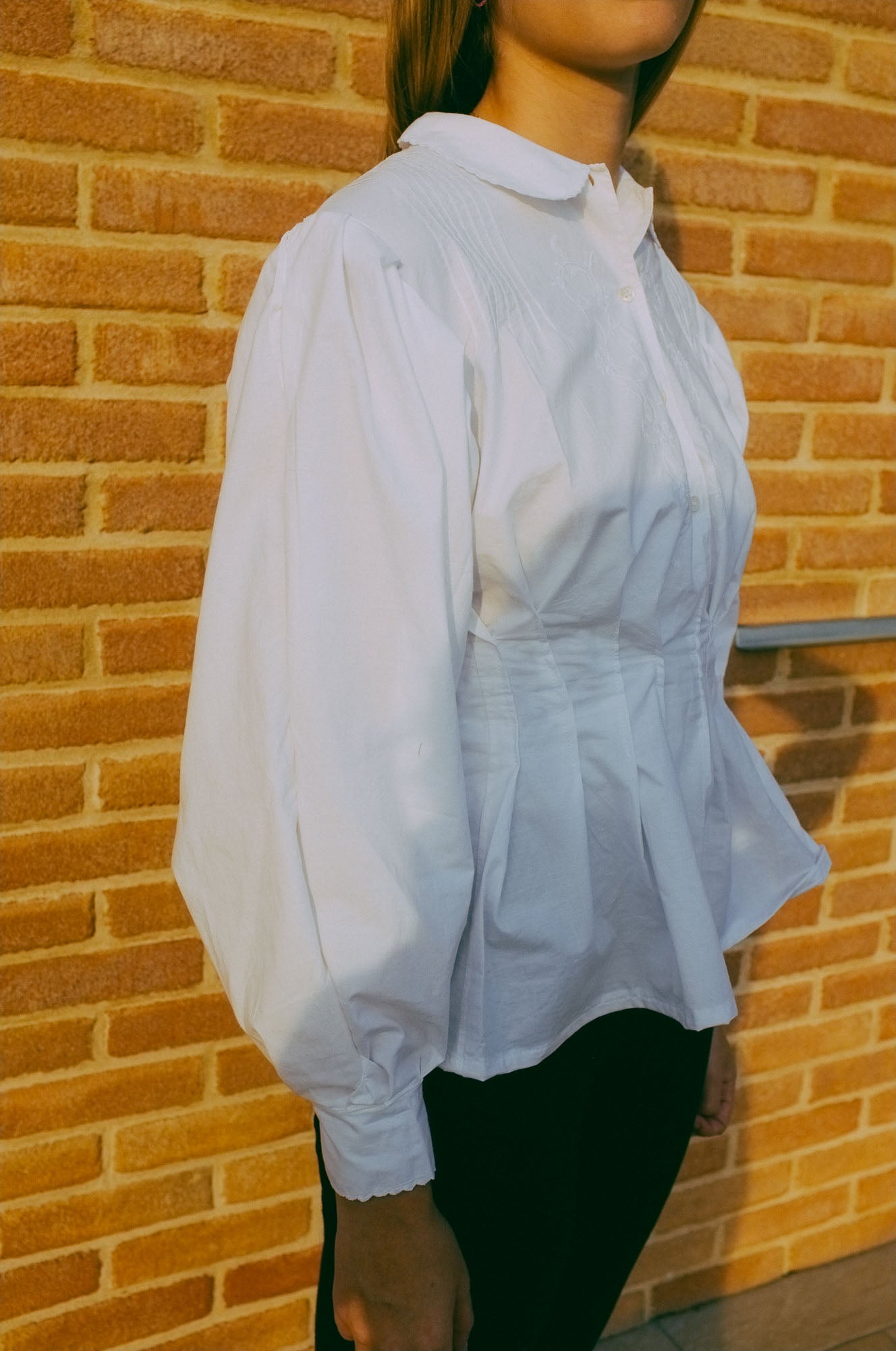 Upcycling- camicia bianca ricamata