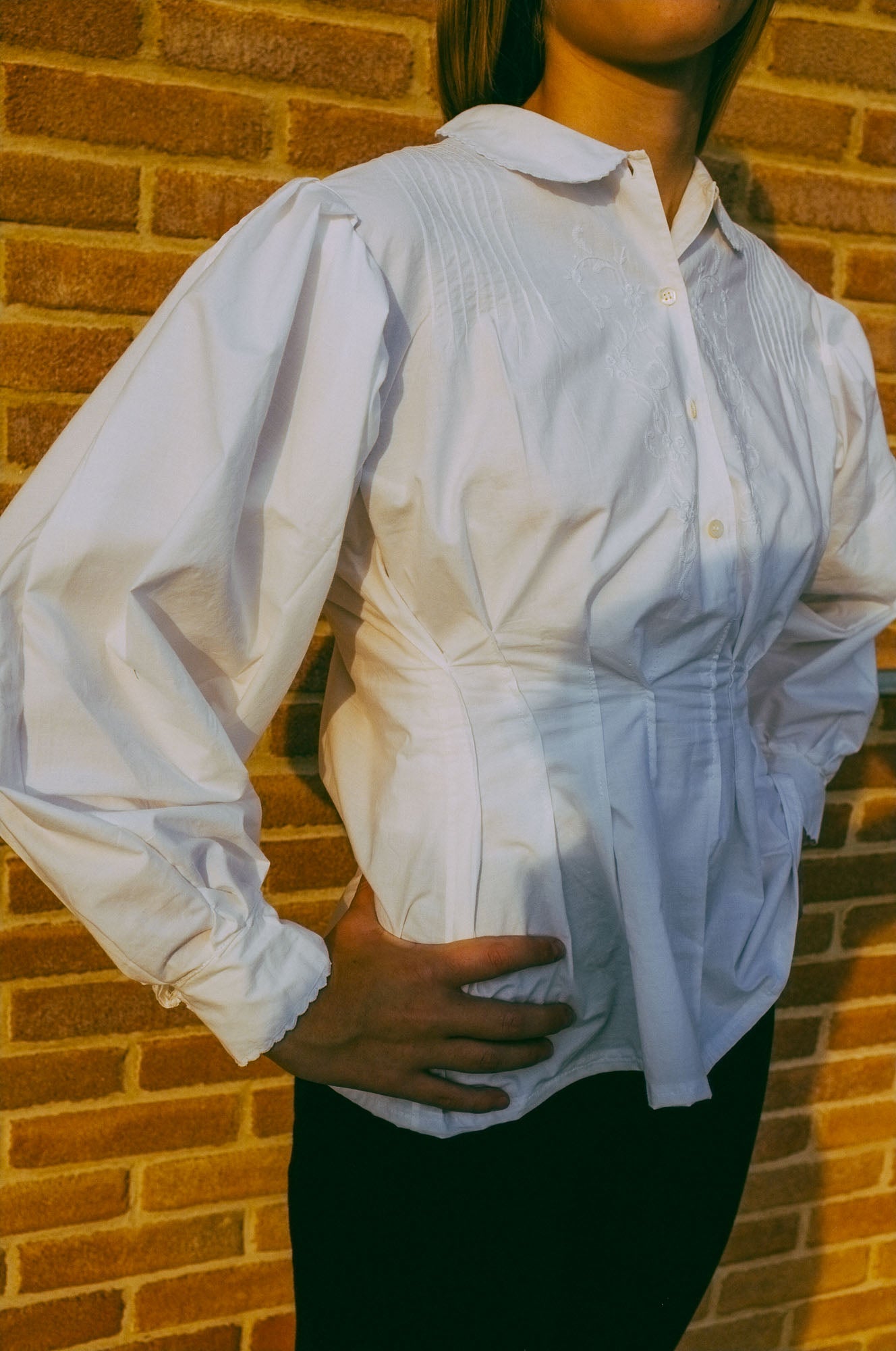 Upcycling- camicia bianca ricamata