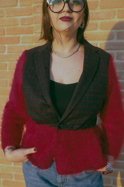 Upcycling-Giacca in lana e maglione rosso