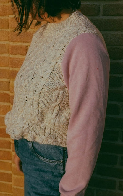 Upcycling-Maglione panna e felpa rosa