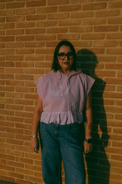 Upcycling-Felpa rosa e inserti camicia