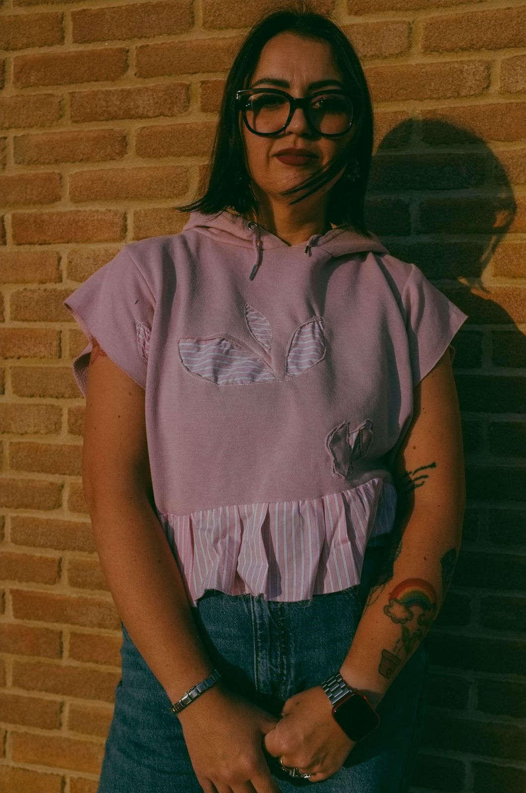 Upcycling-Felpa rosa e inserti camicia