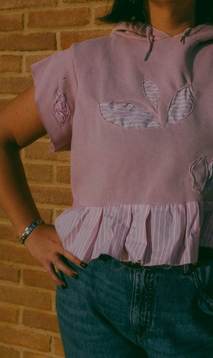 Upcycling-Felpa rosa e inserti camicia
