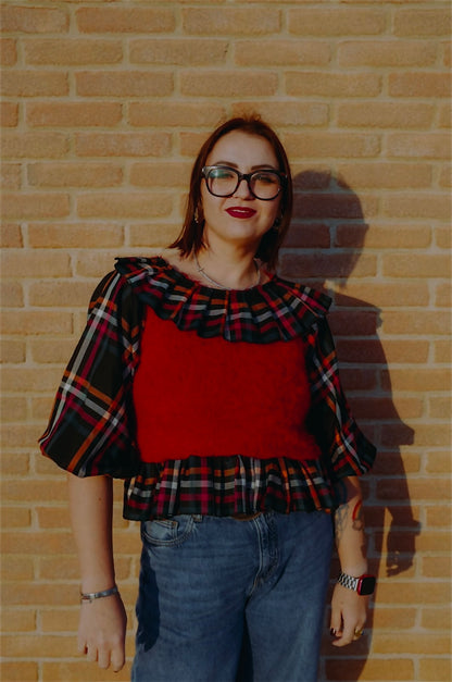 Upcycling- Maglione rosso e tartan