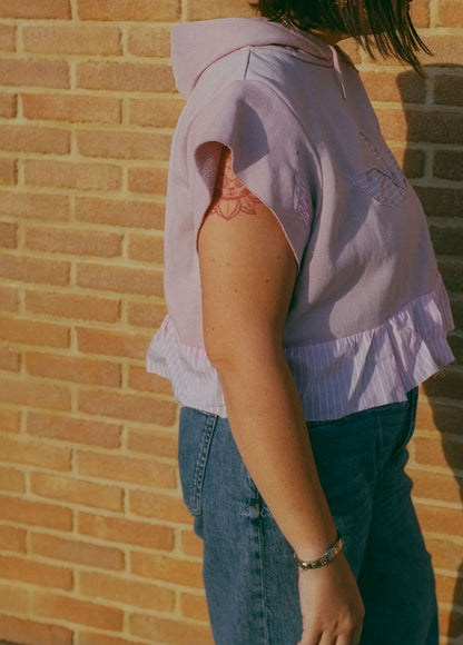 Upcycling-Felpa rosa e inserti camicia