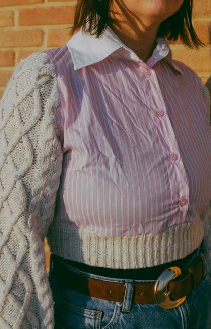 Upcycling-camicia a righe rosa e maglione