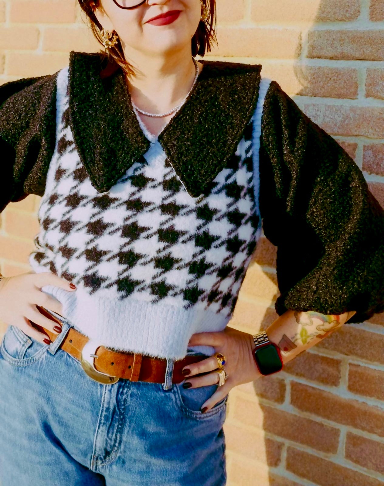 Upcycling-Maglioncino azzurro e nero boucle