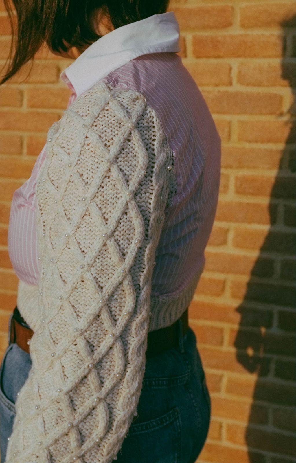 Upcycling-camicia a righe rosa e maglione