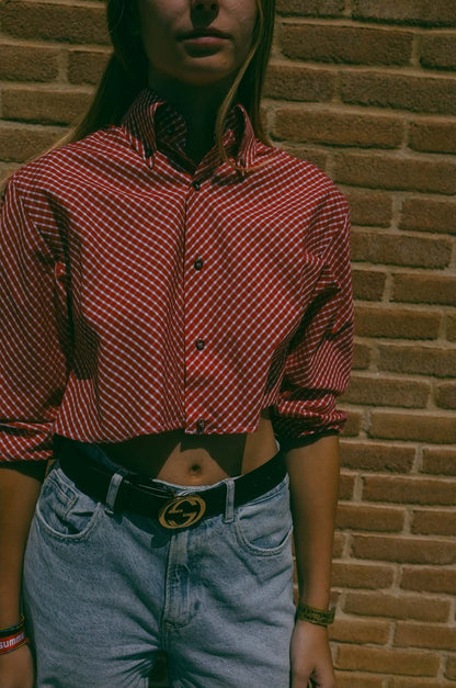 Upcycling-Camicia Rossa con nodo dietro
