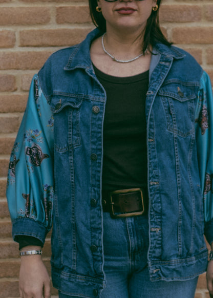 Upcycling-Giacca di jeans con tigre