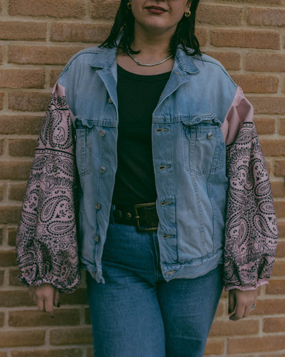 Upcycling-Giacca di jeans con stampa bandana