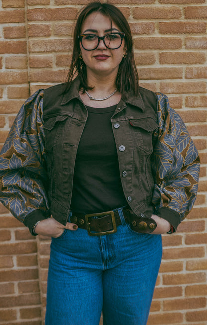 Upcycling-Giacca di jeans verdone  Levi's con maniche damascate