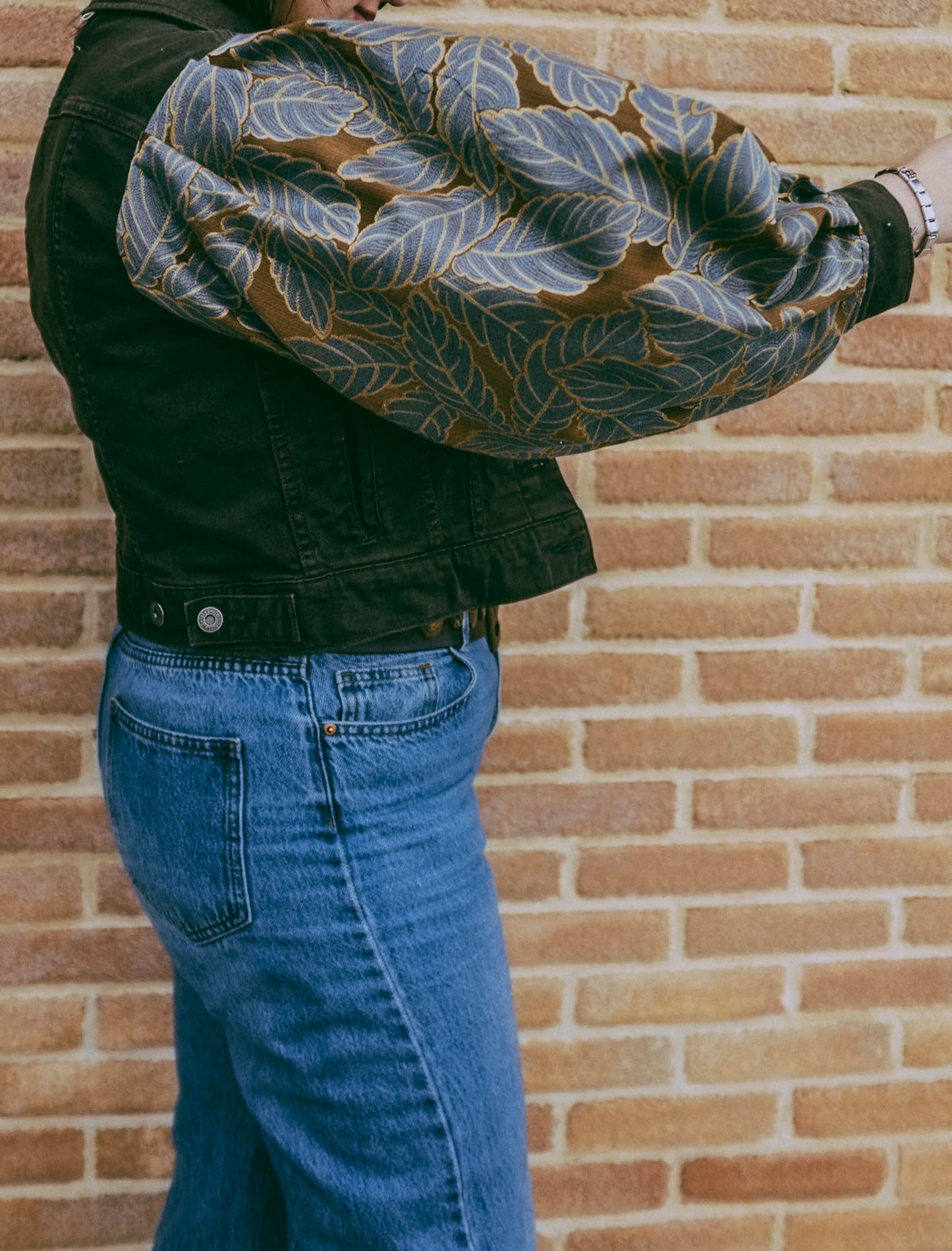 Upcycling-Giacca di jeans verdone  Levi's con maniche damascate