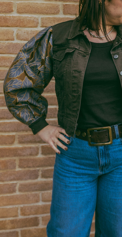 Upcycling-Giacca di jeans verdone  Levi's con maniche damascate