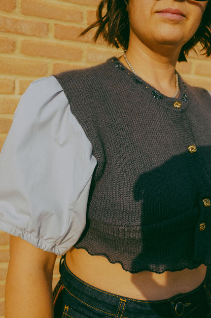 Upcycling- Maglione grigio con maniche a camicia