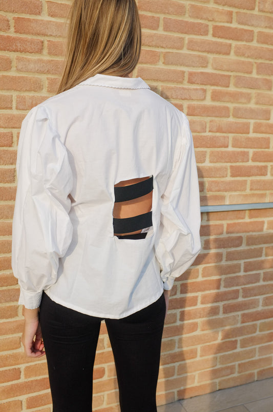 Upcycling- camicia bianca ricamata