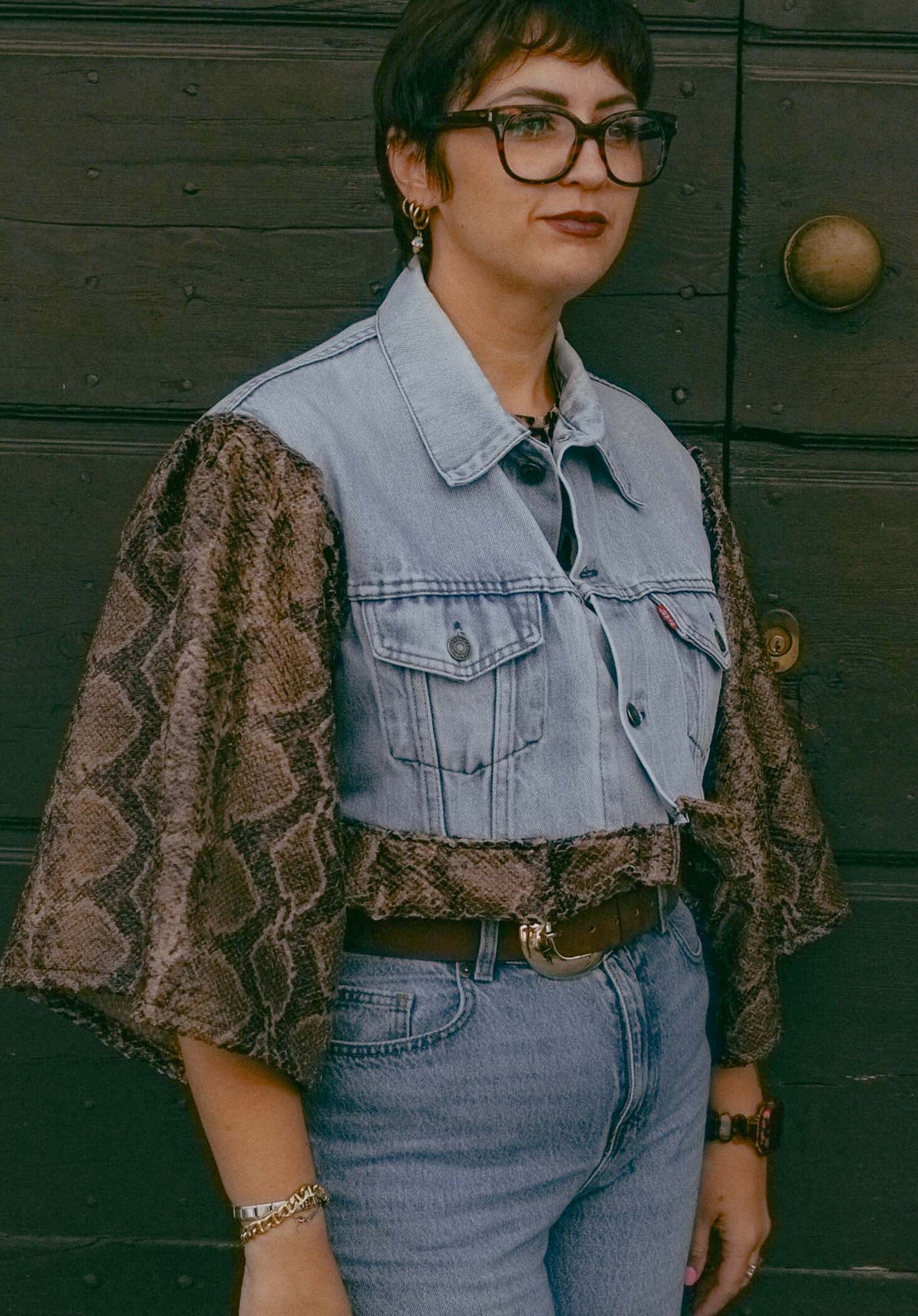 Upcycling-Giacca di jeans Levi's con maniche pitonate