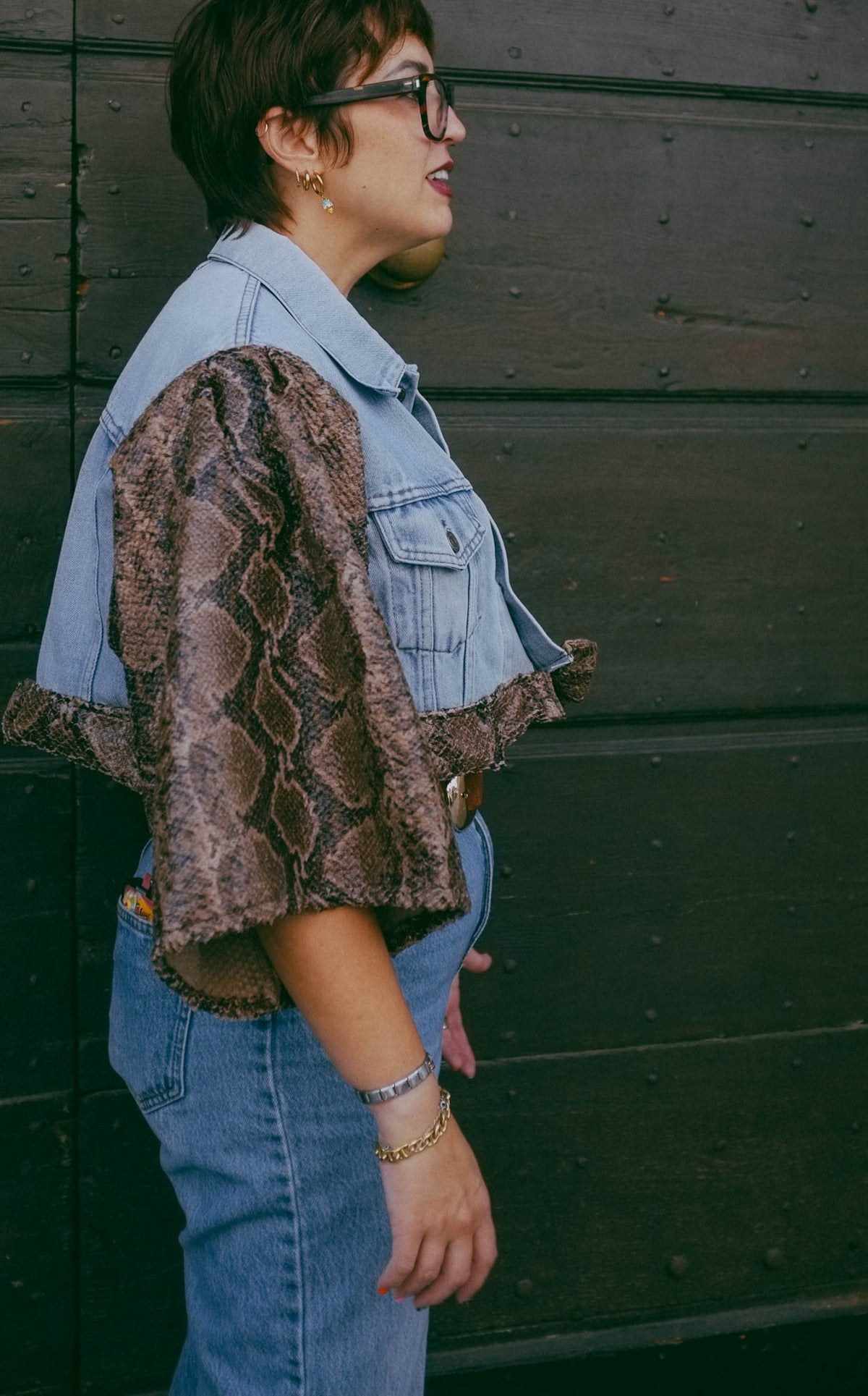 Upcycling-Giacca di jeans Levi's con maniche pitonate