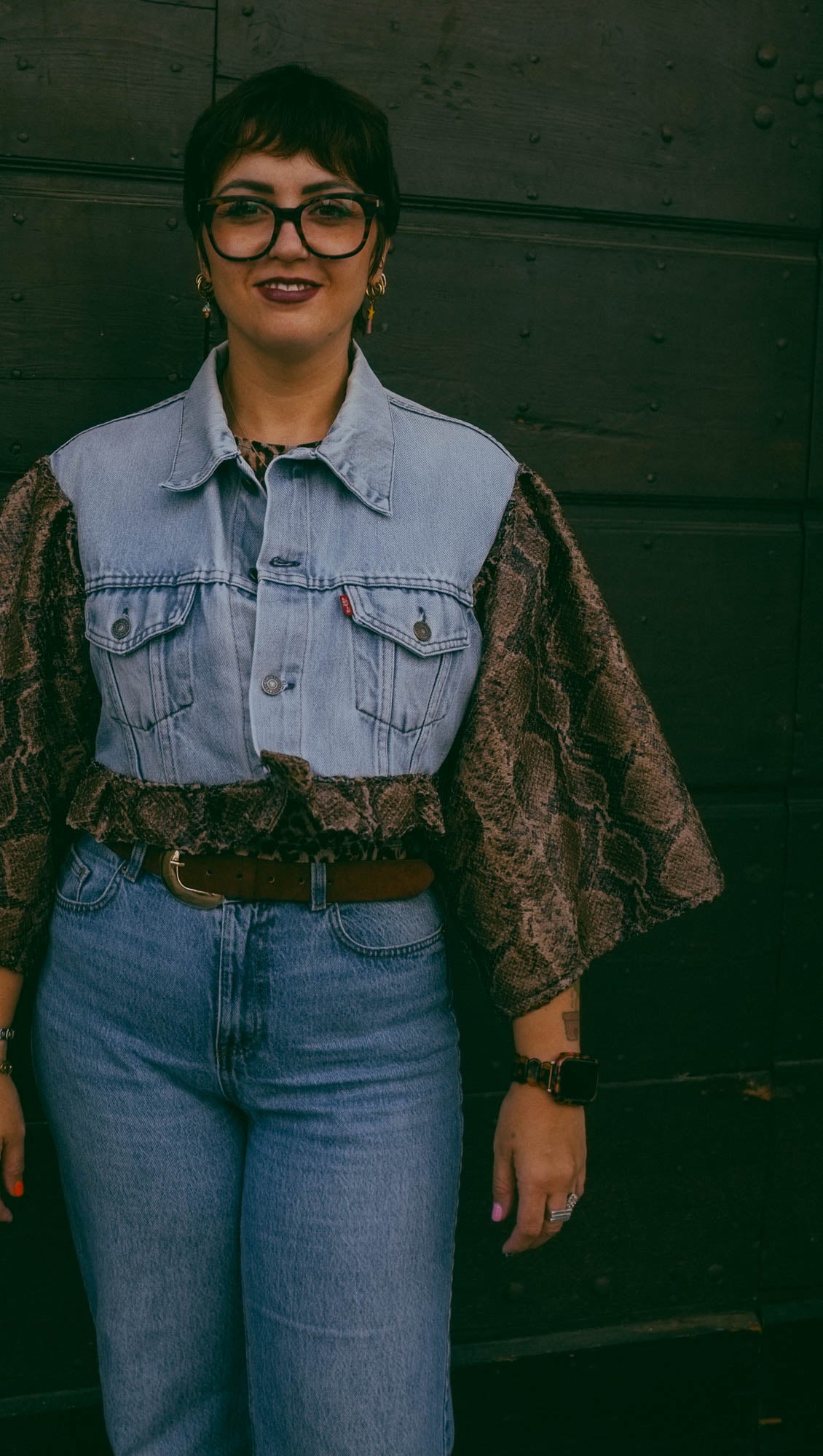 Upcycling-Giacca di jeans Levi's con maniche pitonate