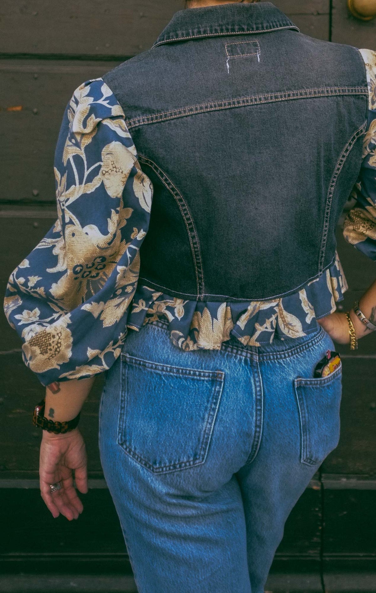 Upcycling-Giacca di jeans diesel con fiori damascati